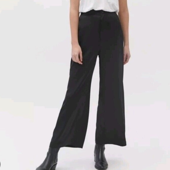⭐️ UO Olympia Satin Wide Leg Chic Glam Minimal Boho Classy Classic Hipster Pant - Picture 4 of 4